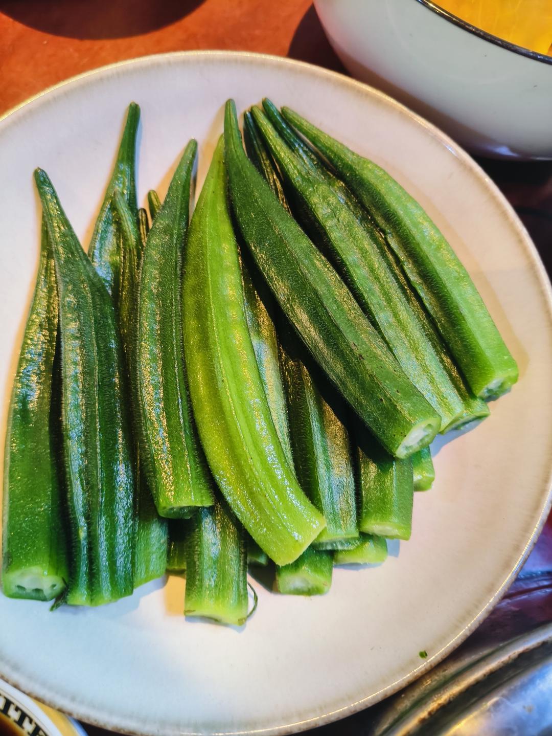 白灼秋葵