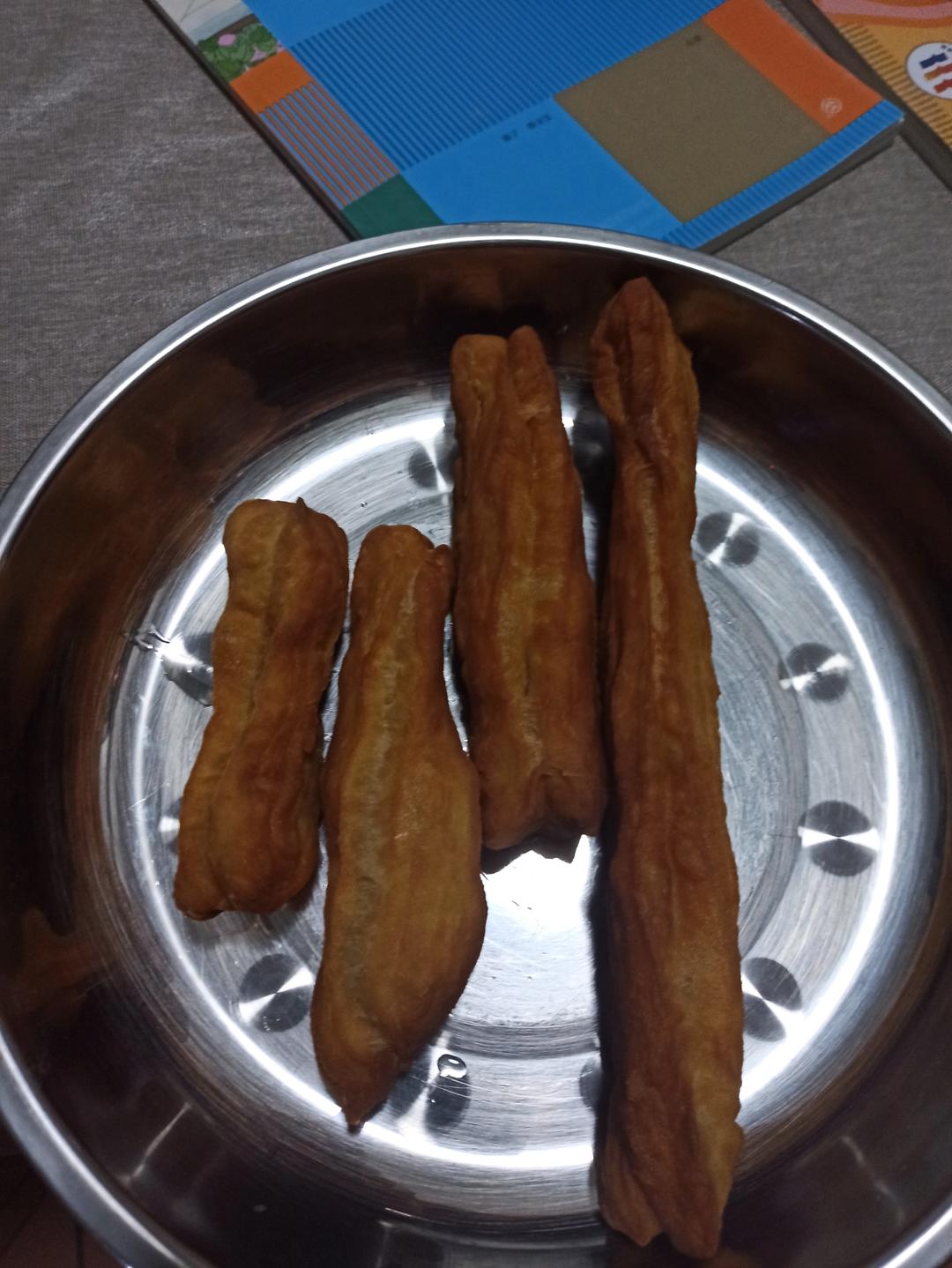 空心酥脆油条