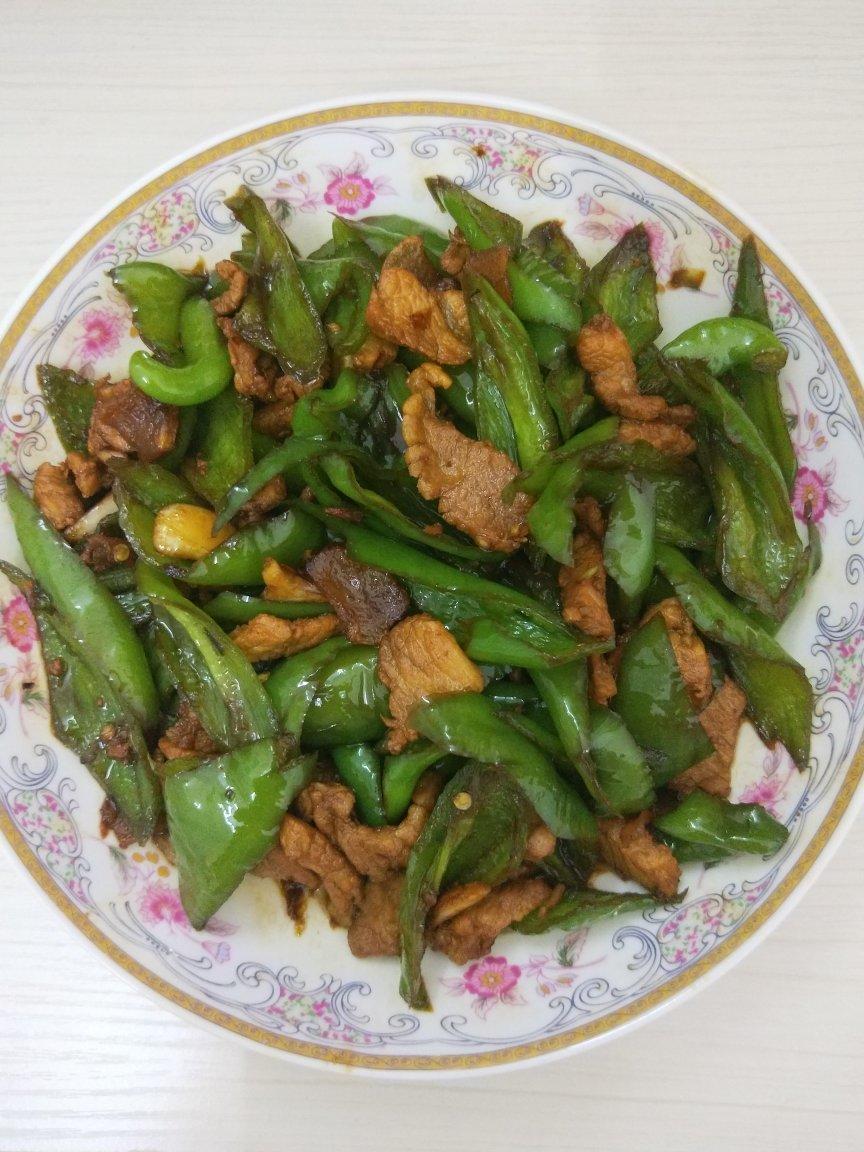 辣椒炒肉（又好吃还肉嫩的辣椒炒肉