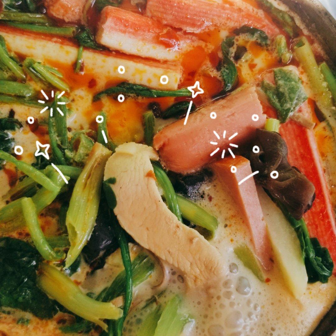 家庭版麻辣烫（火锅底料加牛奶）