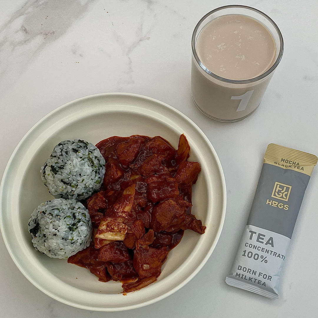 辣炒猪肉配饭团