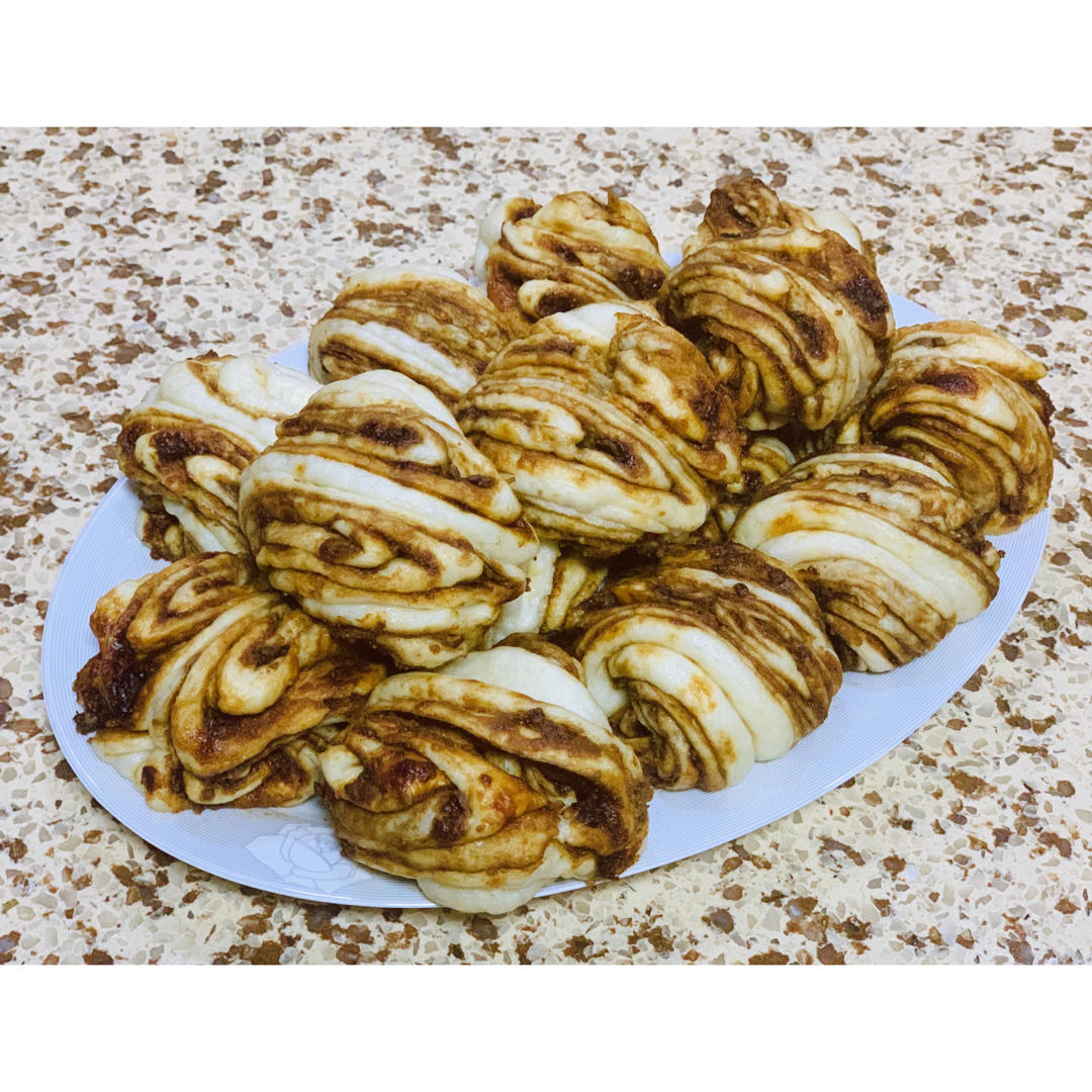 料特足的麻酱花卷，松软香甜可好吃啦！