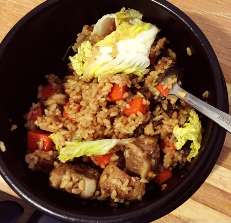 喷香排骨焖饭（爆好吃）