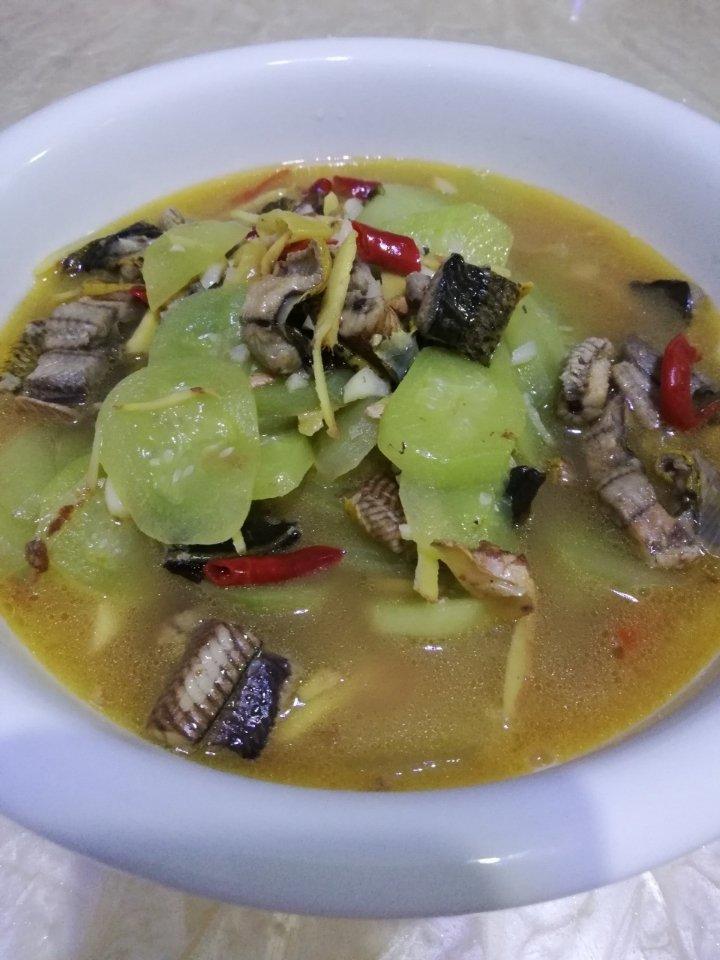 青瓜紫苏焖黄鳝