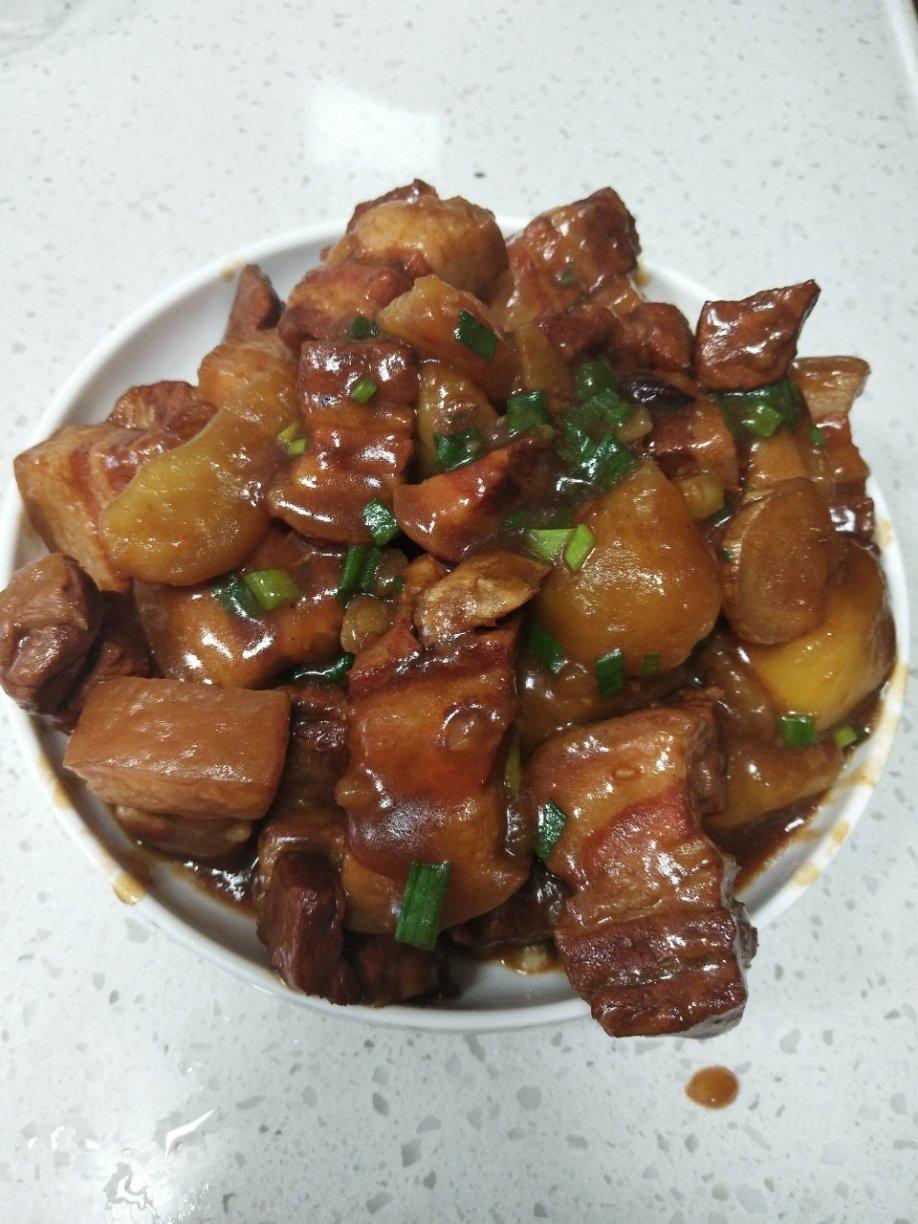 土豆红烧肉