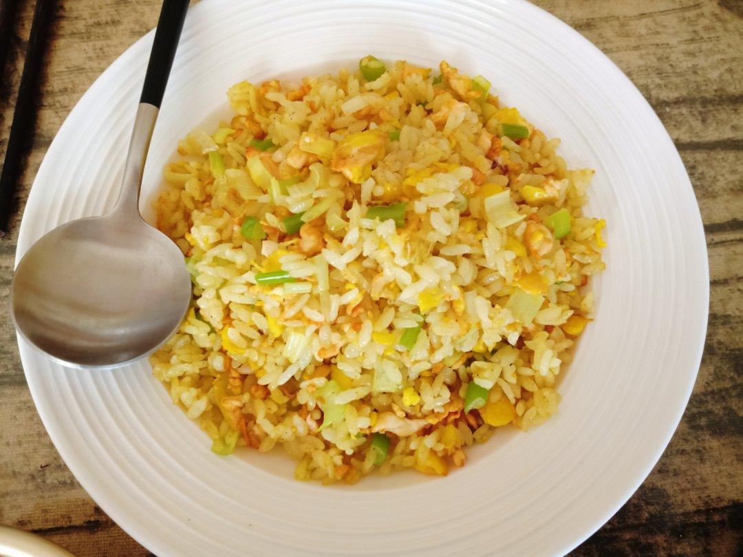 咖喱蛋炒饭