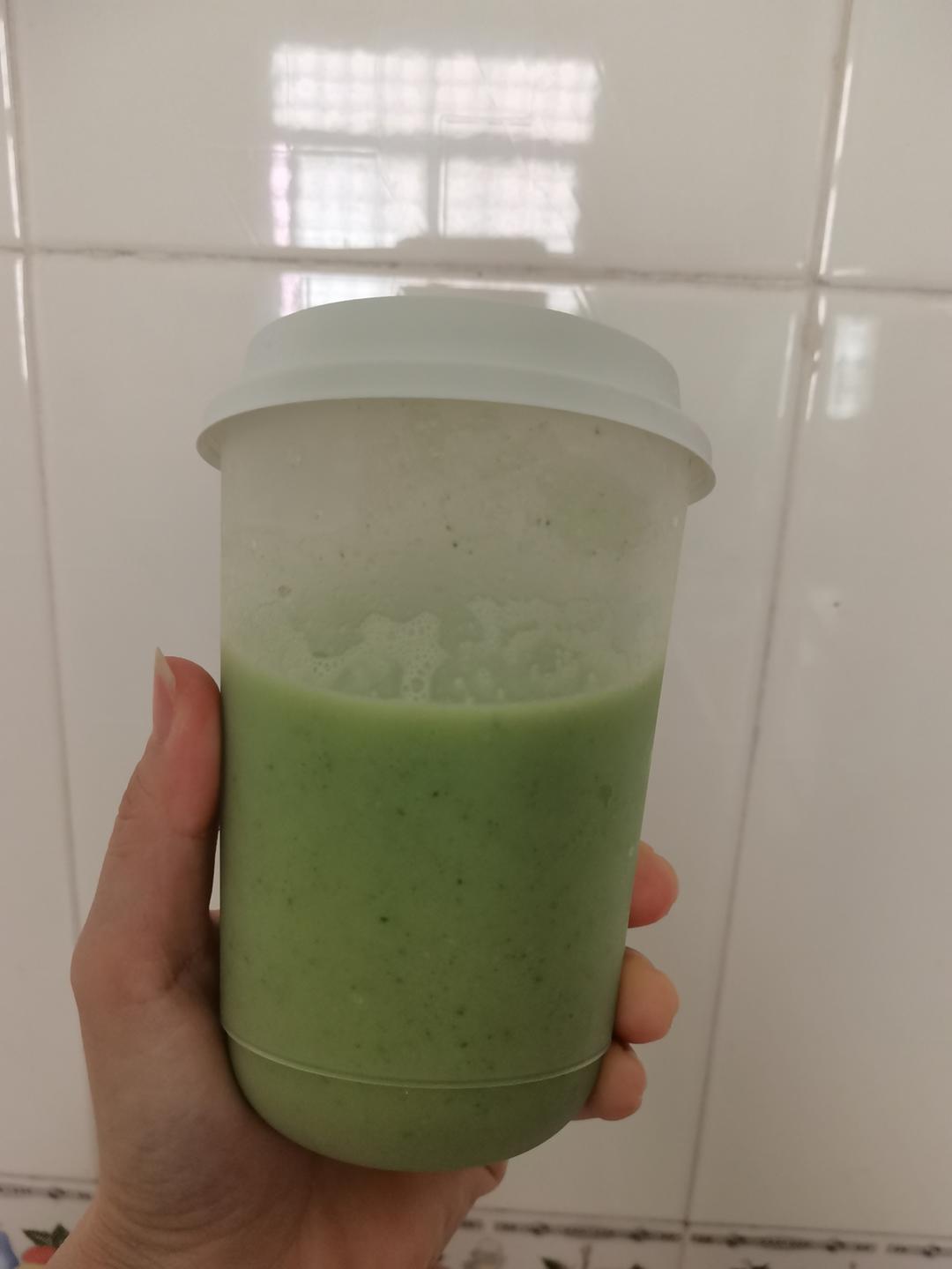 羽衣甘蓝果蔬汁