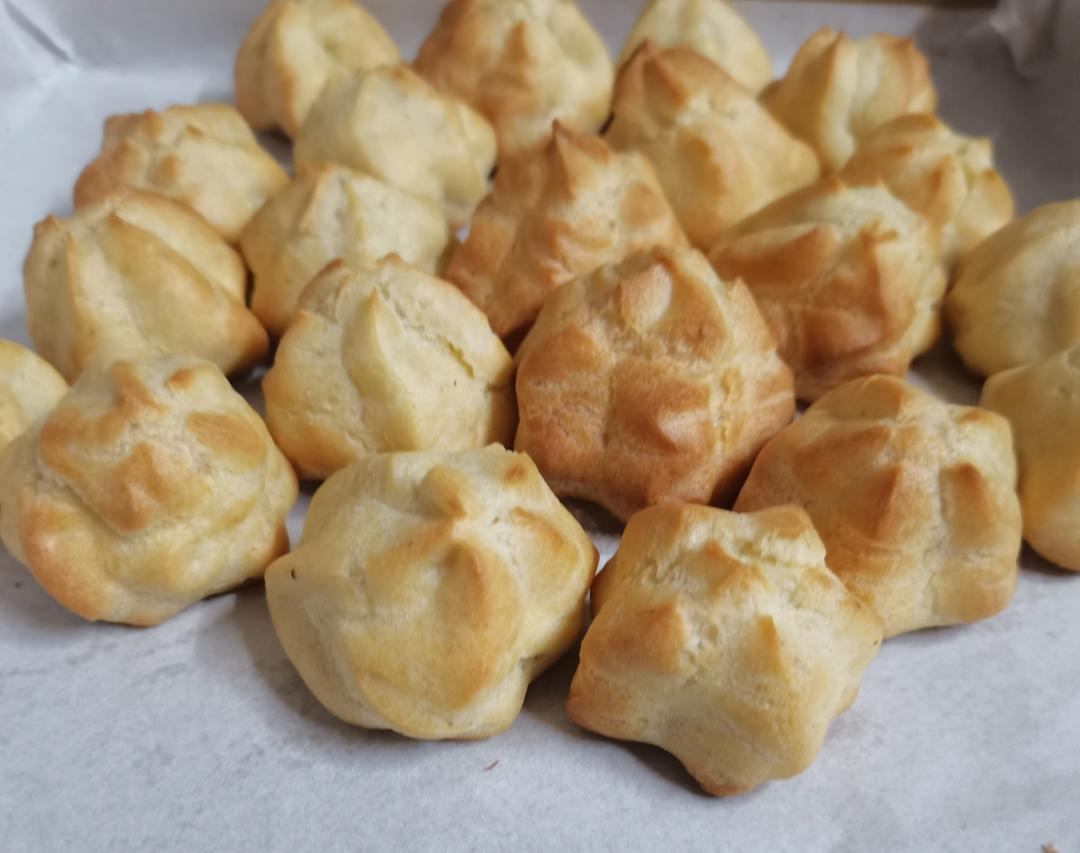 简单易成功的奶油小泡芙做法