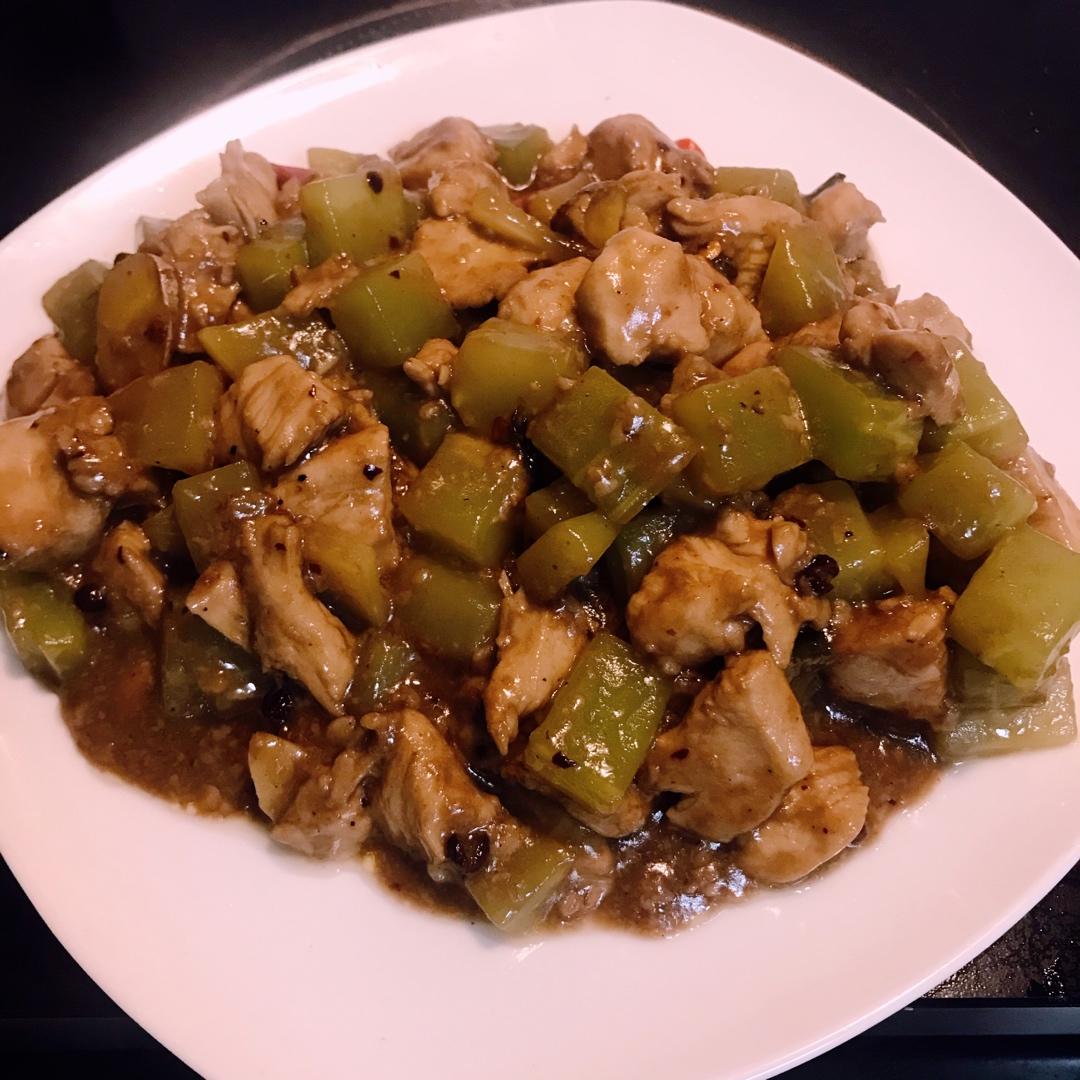 〈宫保鸡丁〉，小时候最爱的菜之一，郫县豆瓣酱版。欣小厨 😉