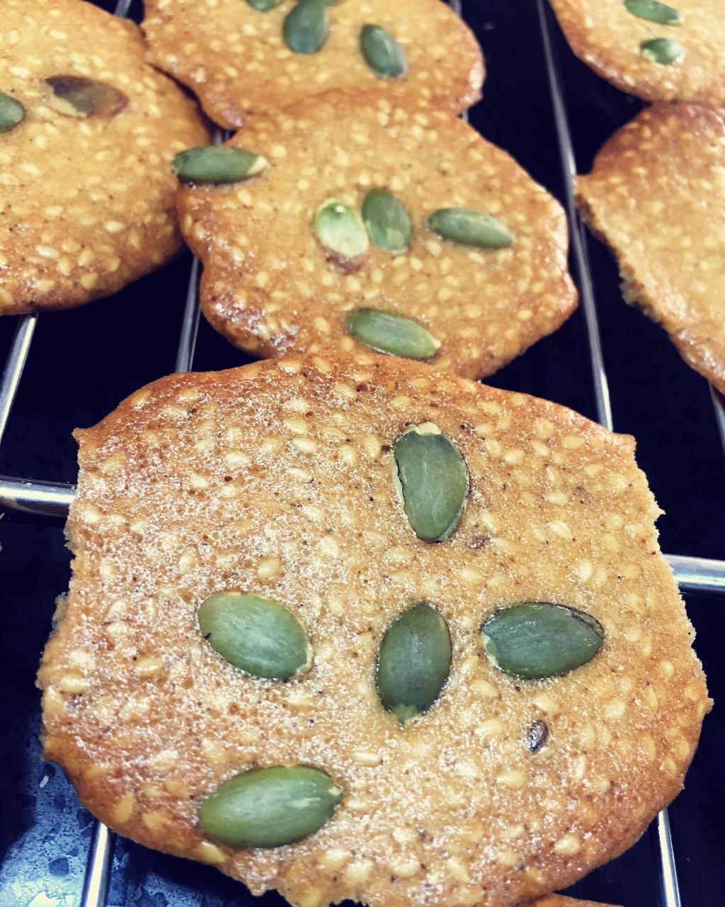 芝麻薄脆蛋白饼干