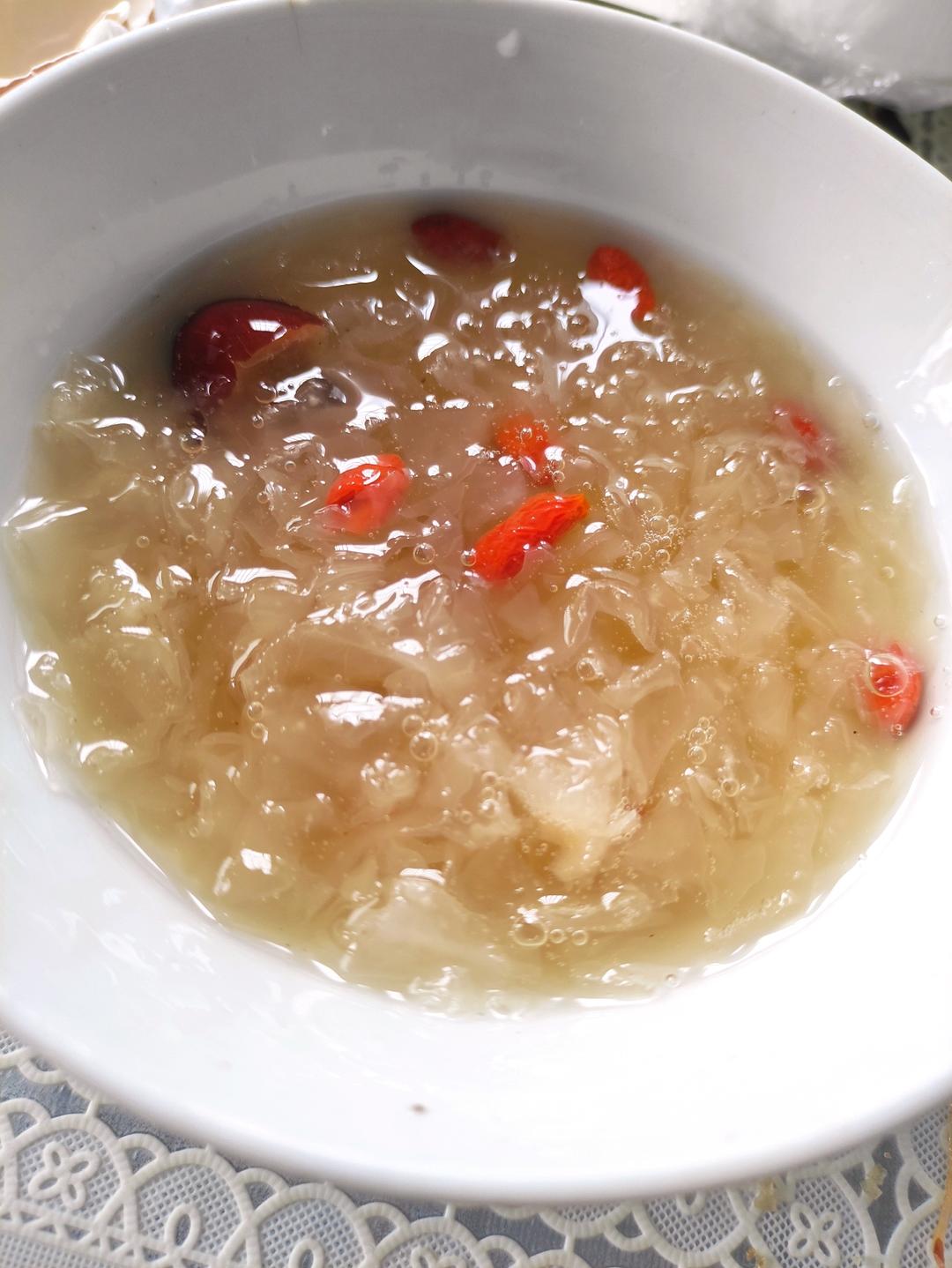 无敌好喝❗️快速熬出胶的银耳羹😋美容又养颜