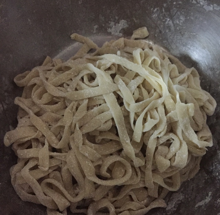 鸡蛋手擀面