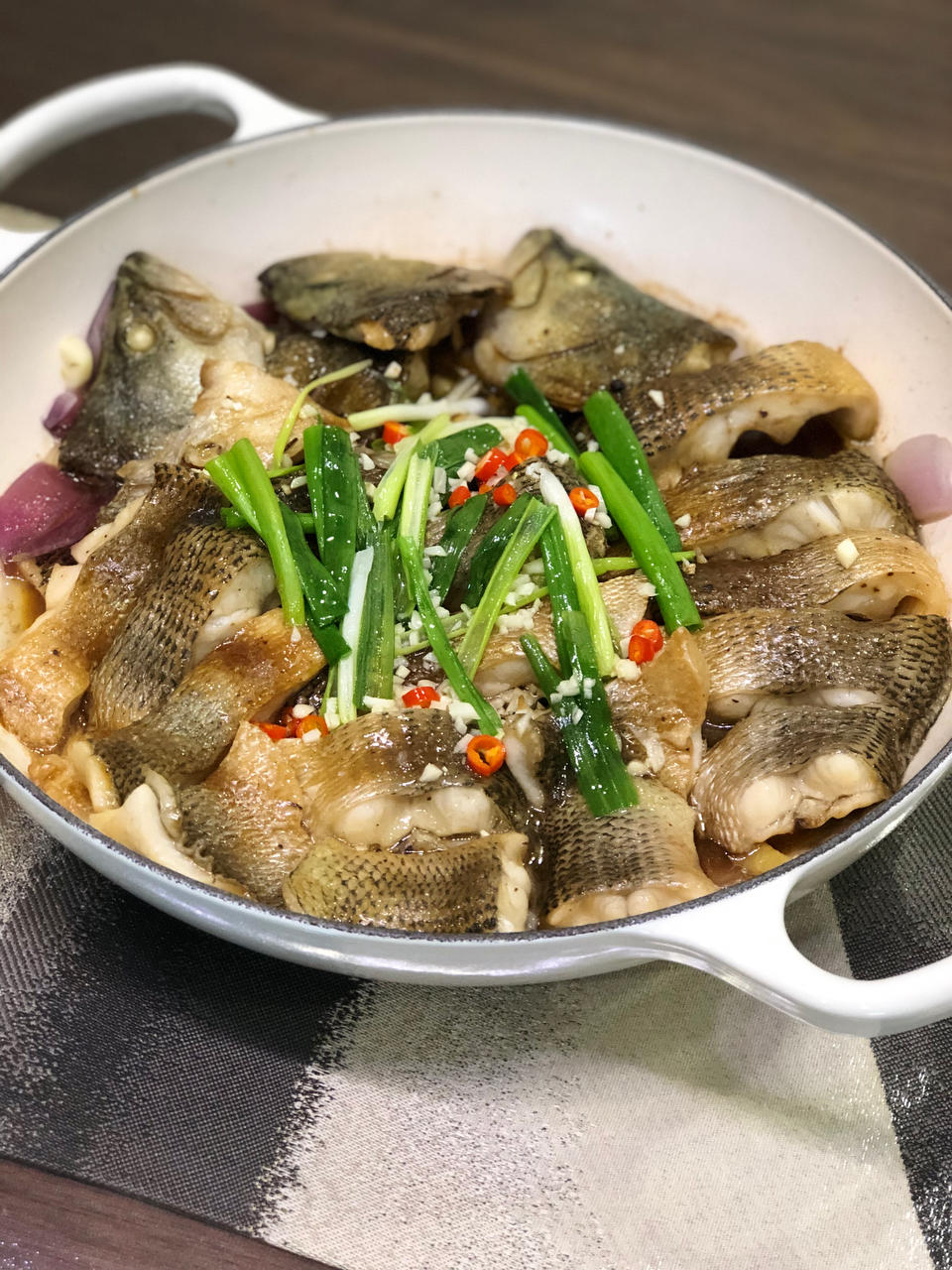葱香焗鲈鱼