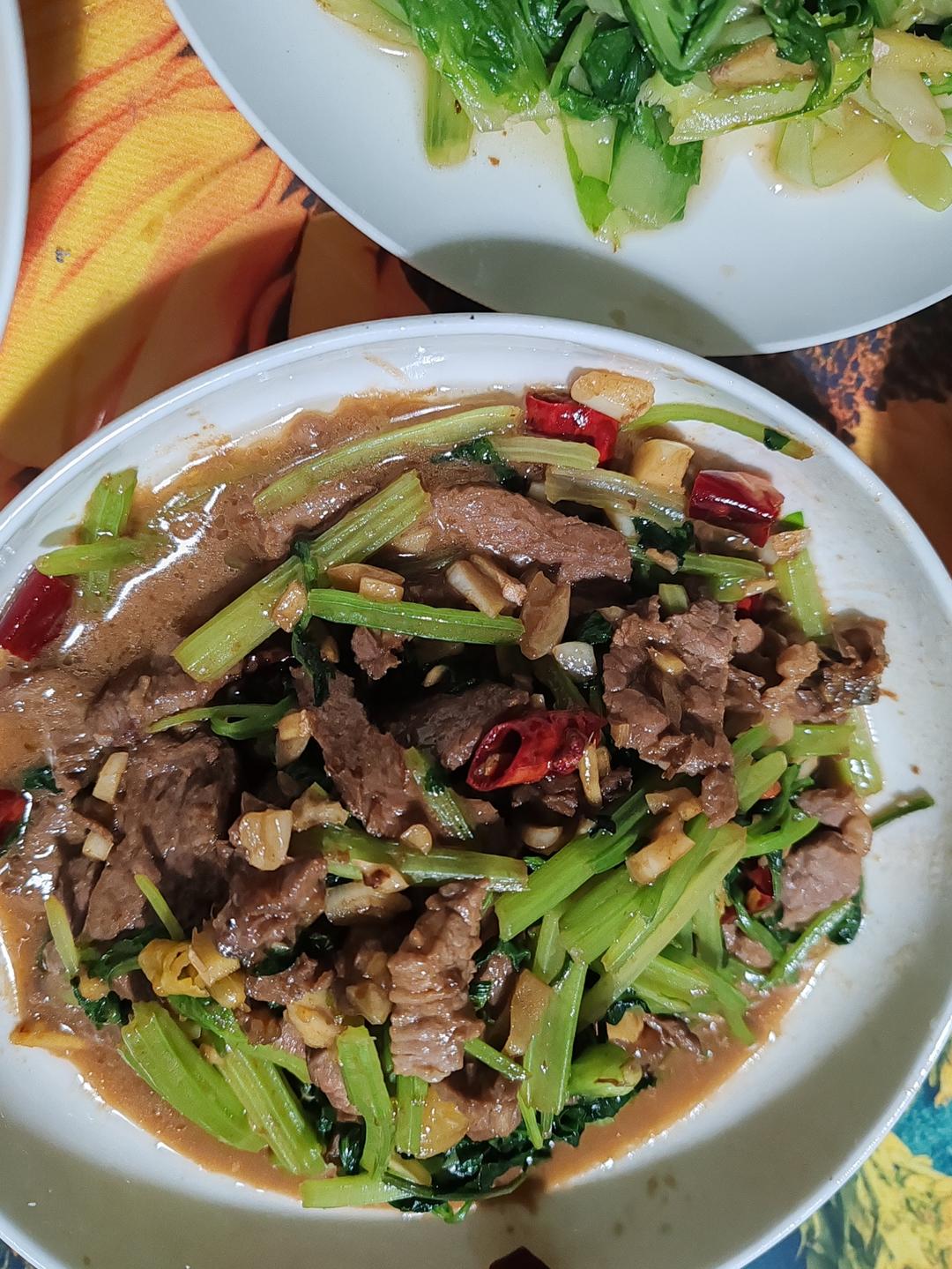 小炒黄牛肉，肉嫩味香！太好吃了简直是米饭杀手！