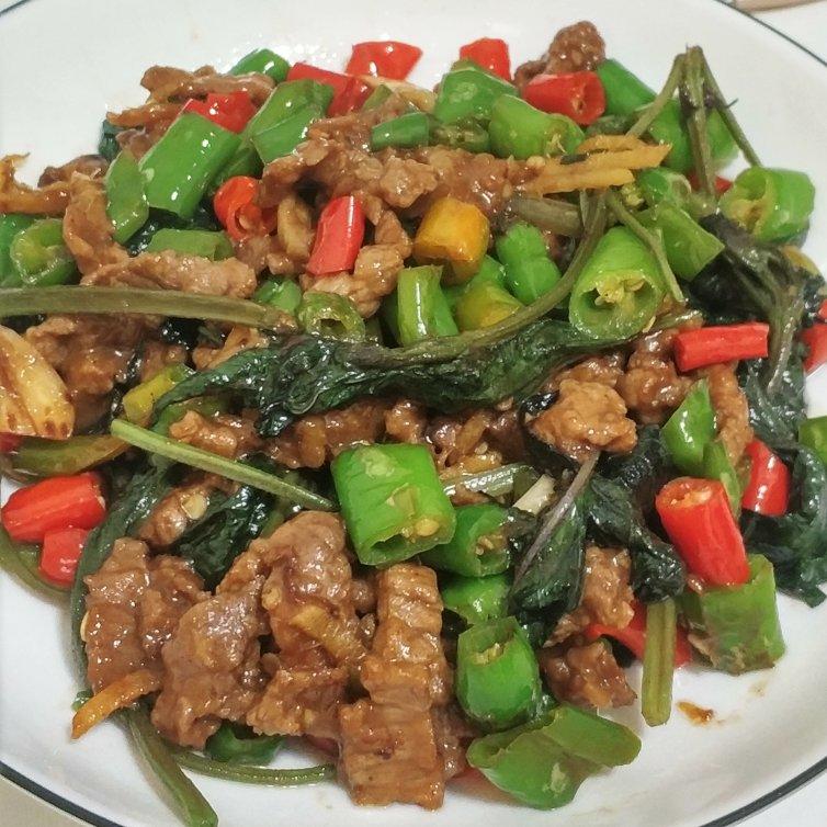 小炒牛肉（肉嫩味香）