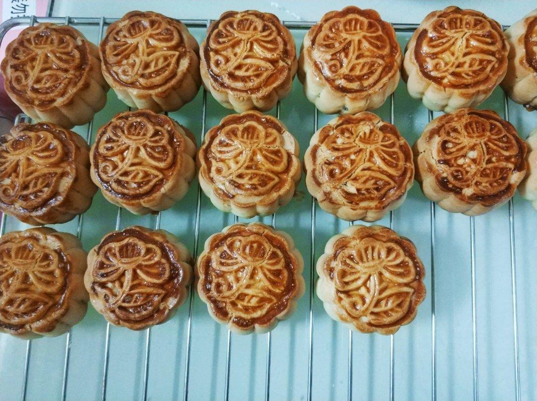广式月饼—蛋黄莲蓉月饼