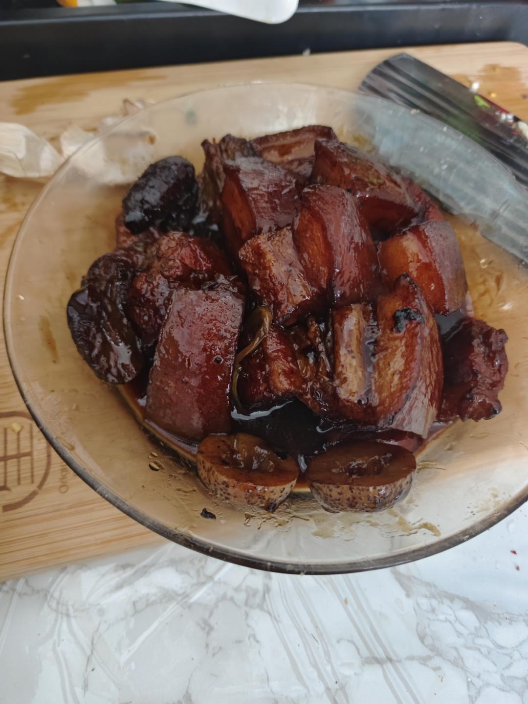如何炖出不腻的东坡肉--酒店做法及家庭做法