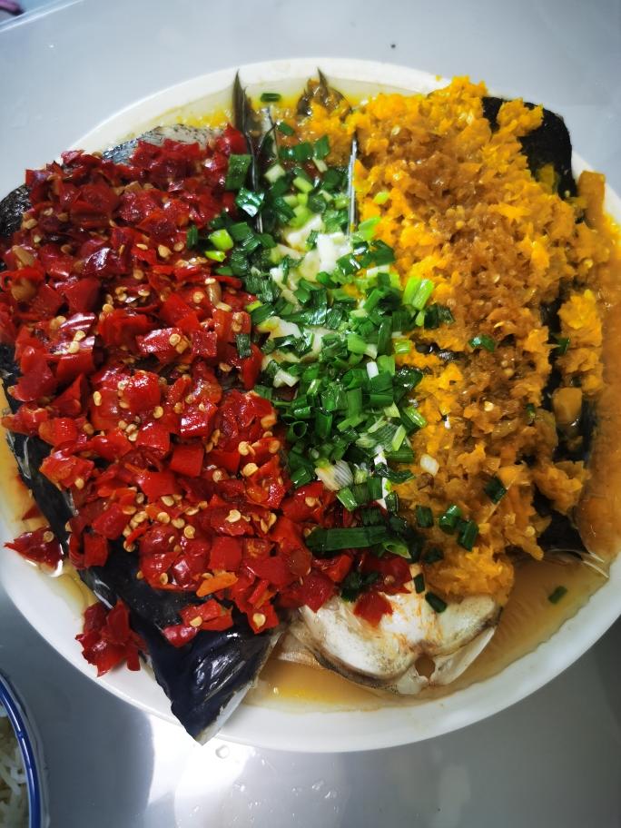 双椒鱼头的做法