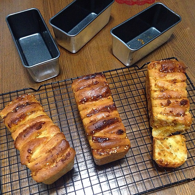 手撕千层肉松面包