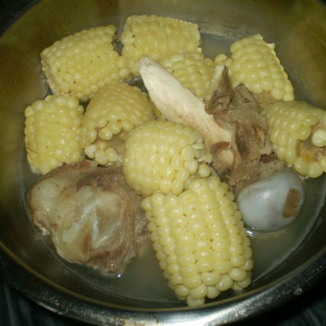 胡萝卜玉米大骨汤