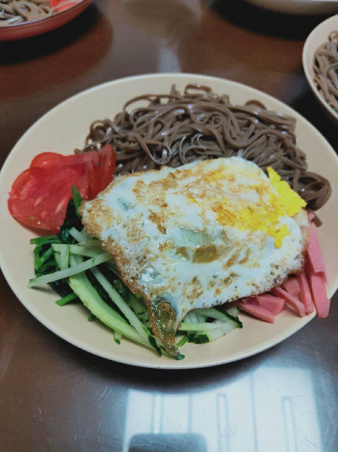 凉拌荞麦面