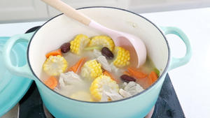玉米萝卜排骨汤的做法 步骤12
