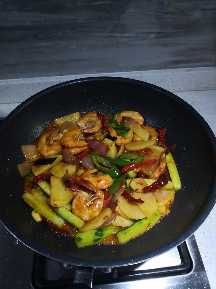 麻辣香锅鲜虾的做法