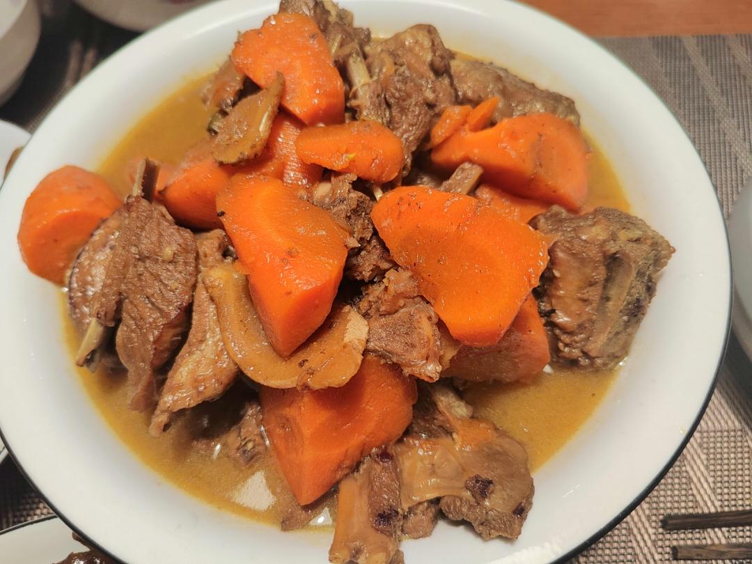 酥而不腻的红烧羊排