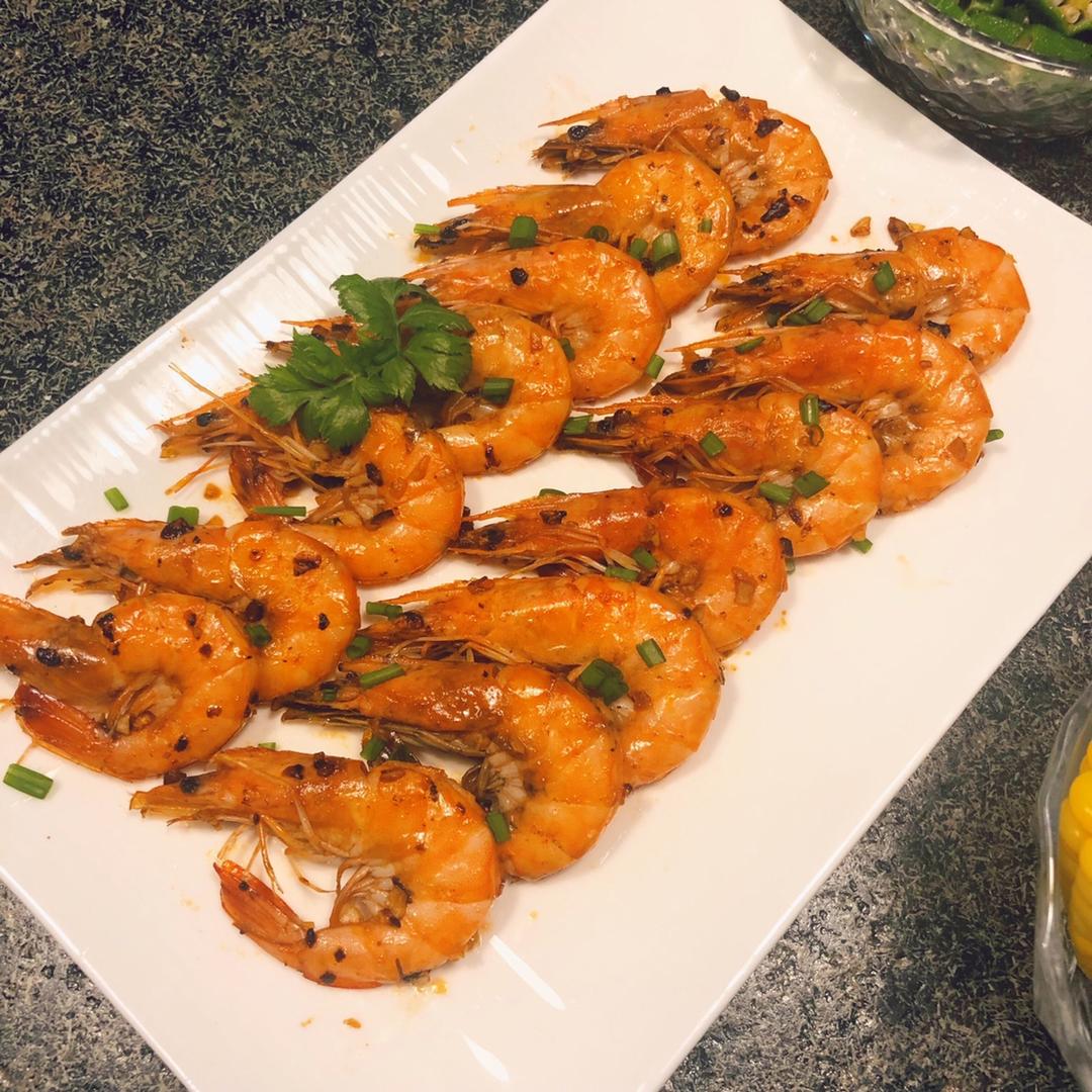 蒜香煎虾，够味儿！还能帮你减脂增肌！