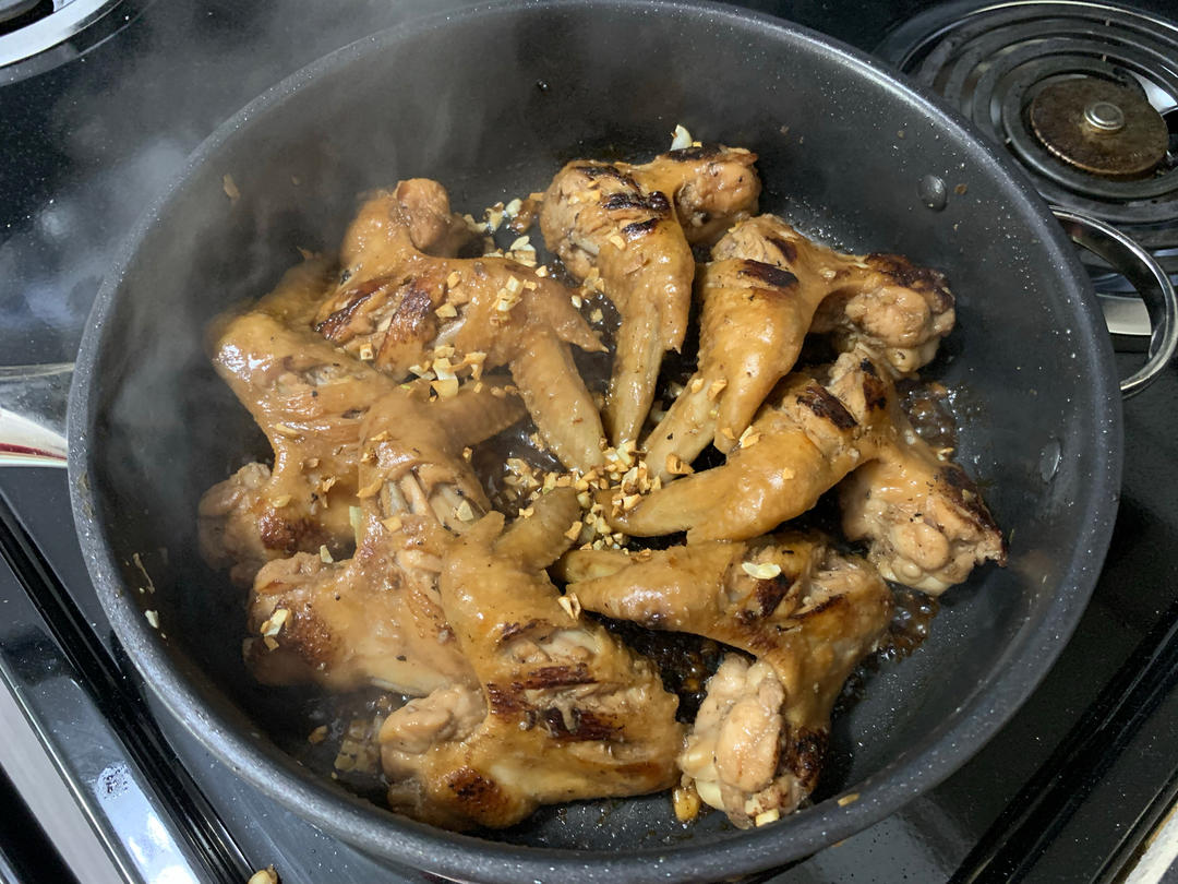 不要再可乐鸡翅了，求求你试试蒜香鸡翅吧，香味捅破天花板！