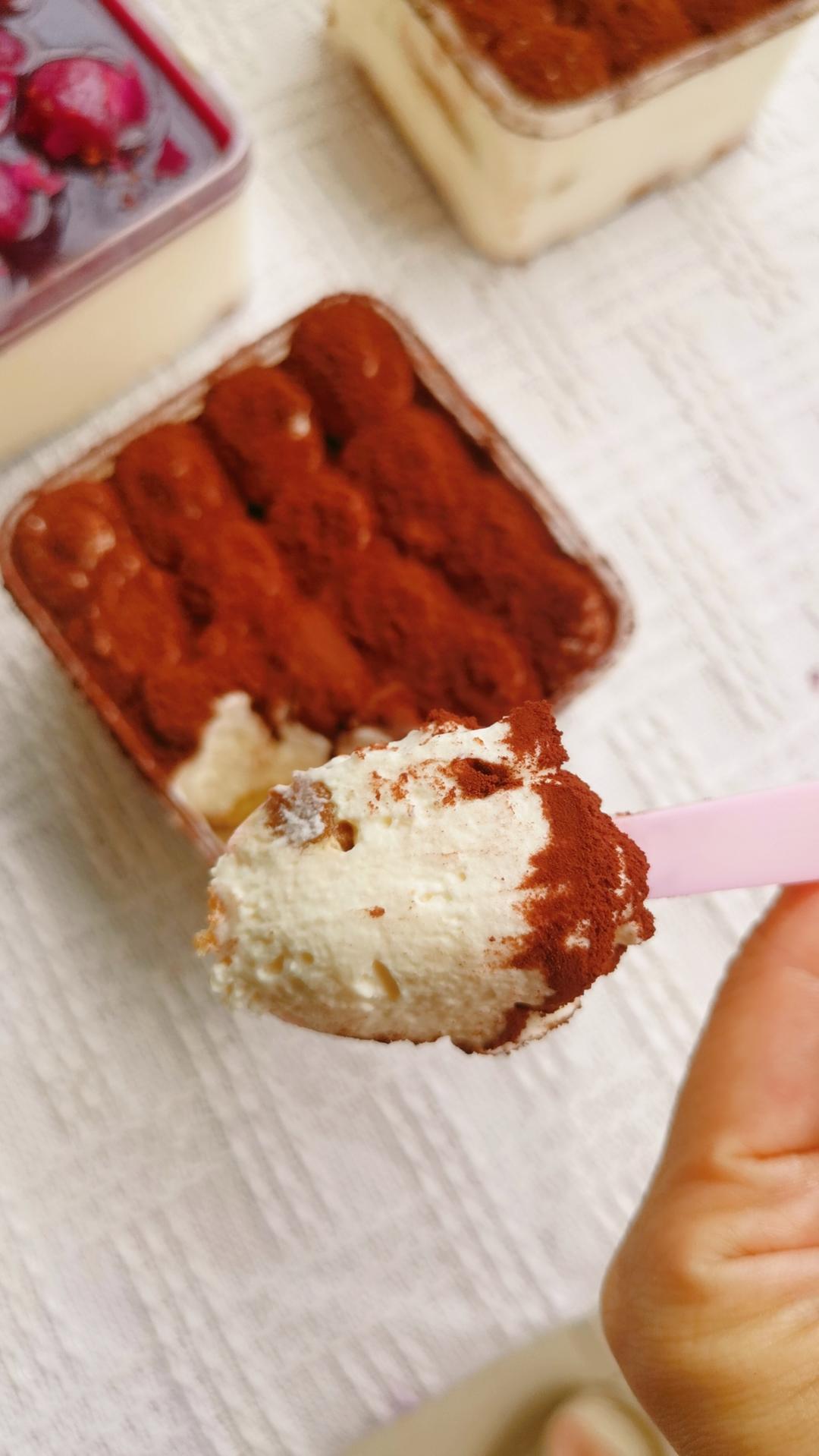 好吃到爆的炭烧提拉米苏|夏黑玫瑰风味