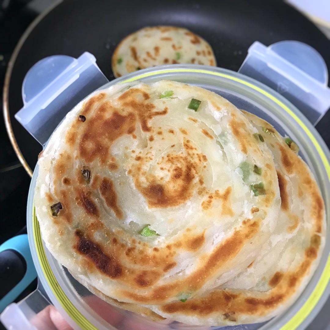 堂妈教你做飘香葱油饼