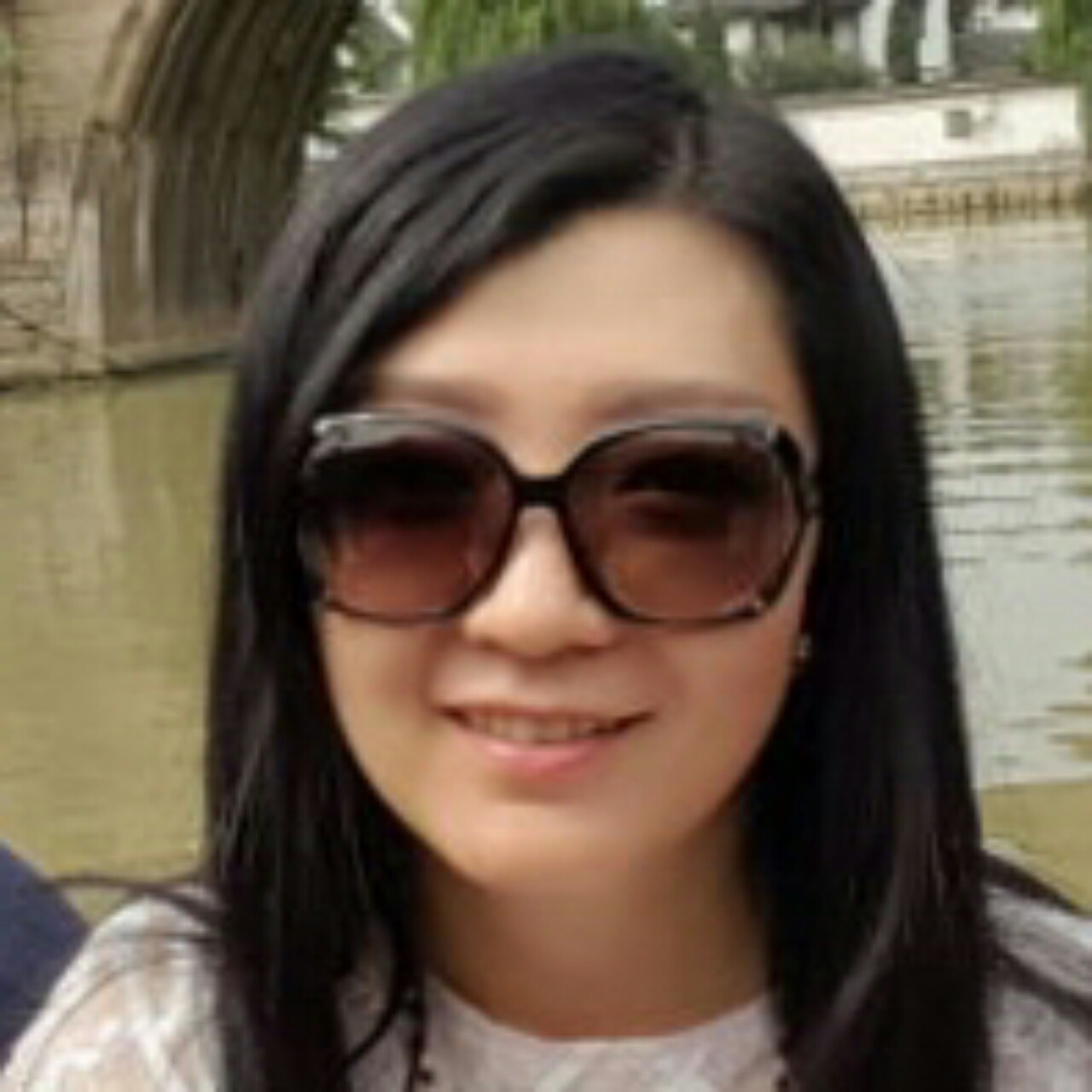 喜欢美食的平子