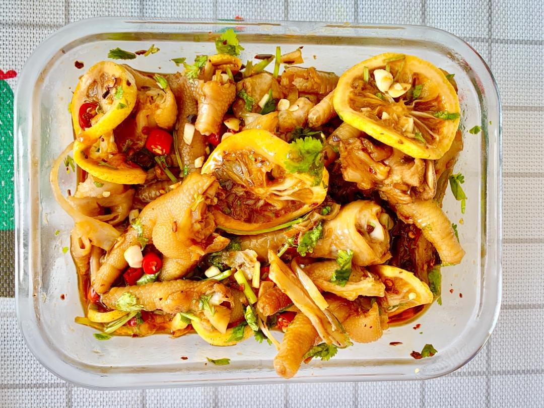 【酸辣无骨凤爪】