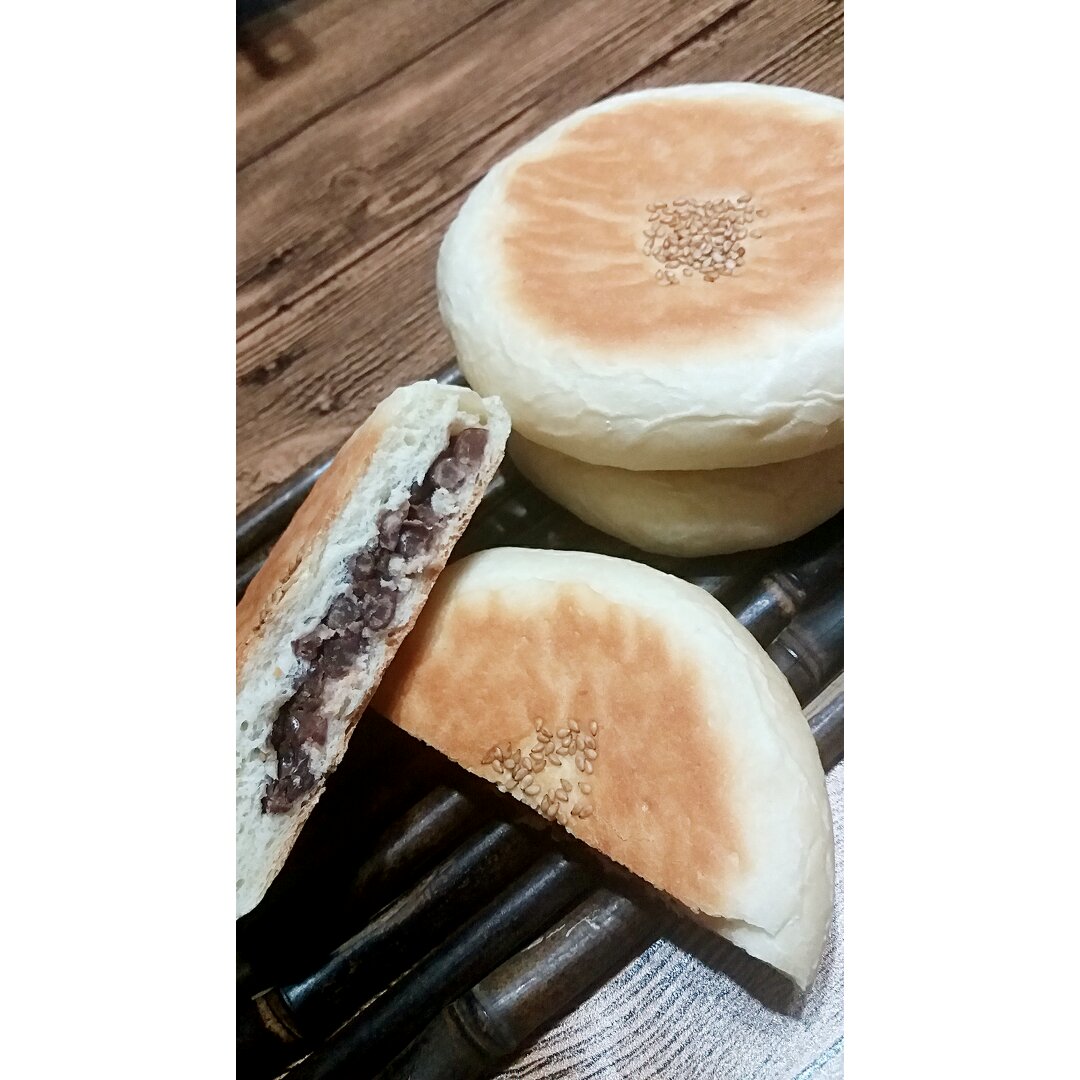 日式传统红豆面包（中国红豆大饼子）
