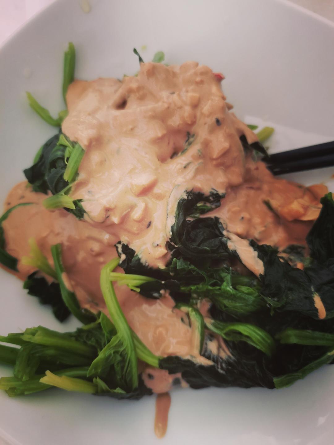 麻酱多多的凉拌菠菜-超快手