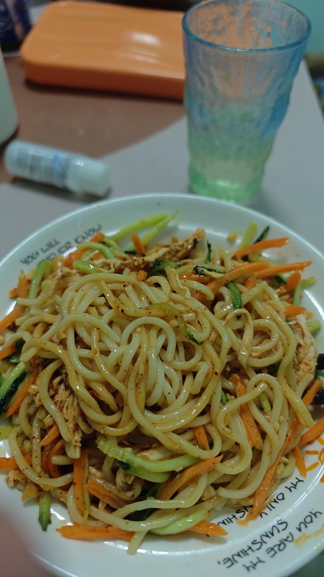 🥒鸡丝凉面