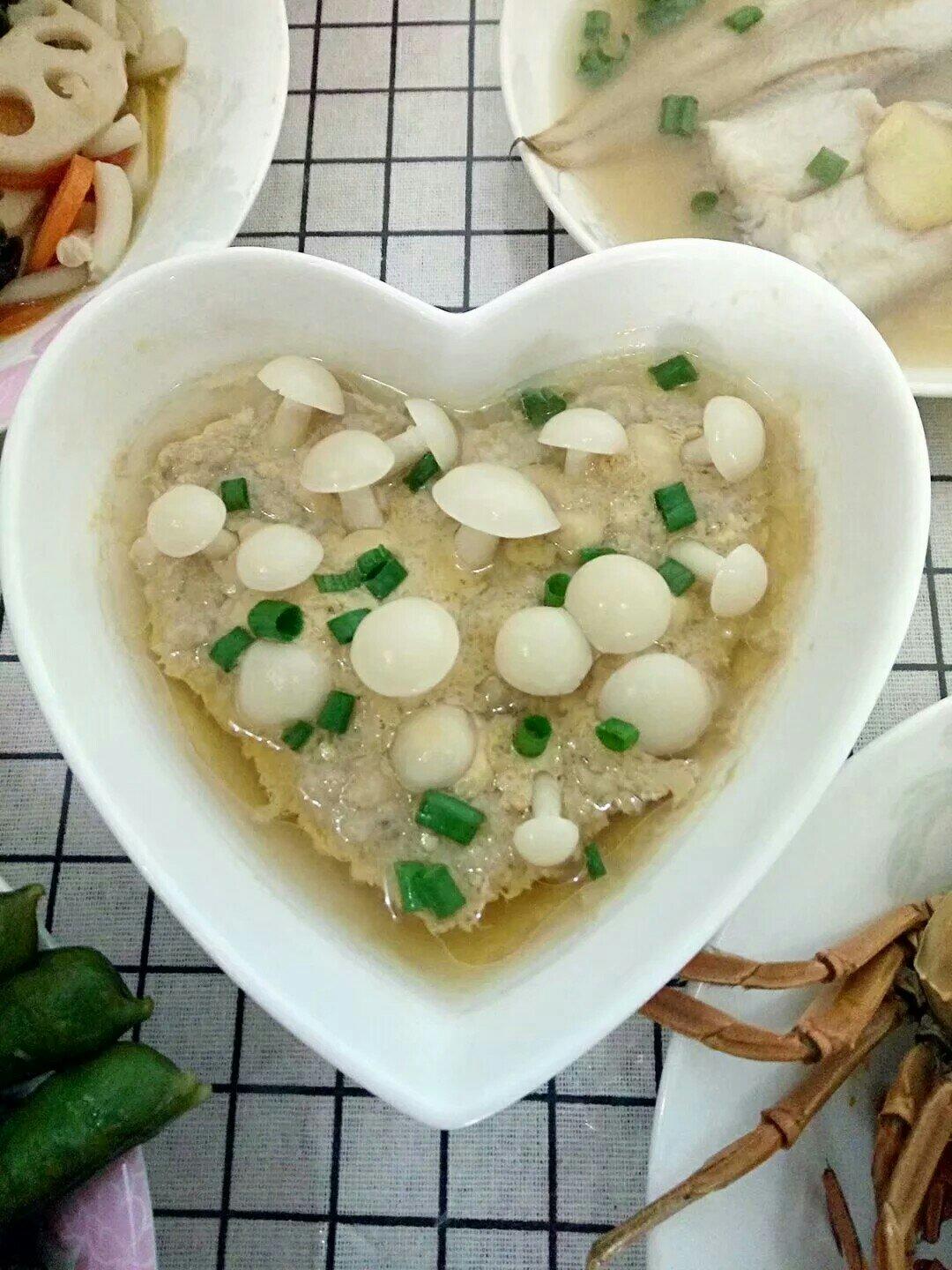 白玉菇肉饼（春回大地）