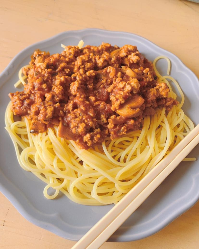 蕃茄蘑菇肉酱意大利面