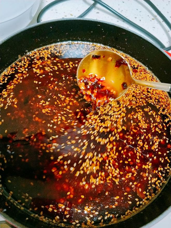 辣椒油（可用作米线，面条，凉菜，饺子蘸水）的做法