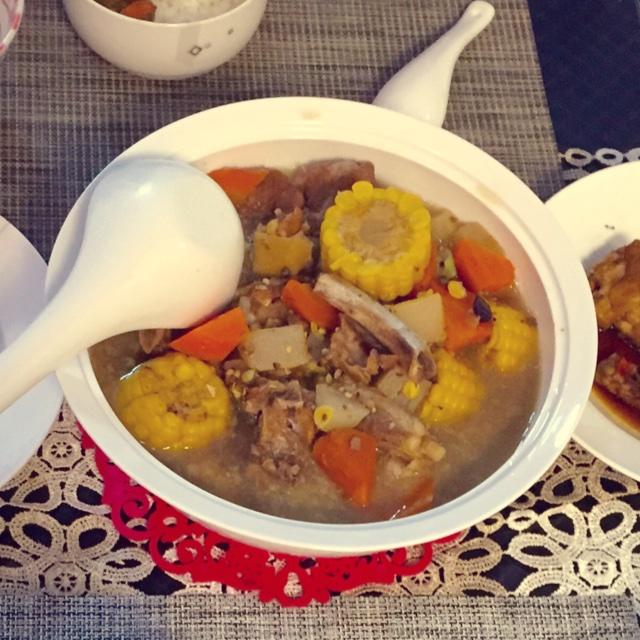 排骨炖玉米