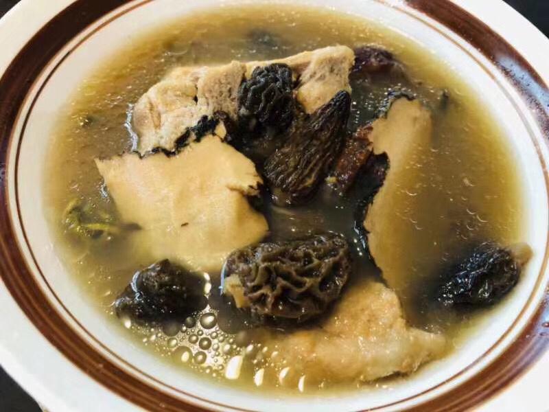 入秋转凉易感冒咳嗽，炖碗（羊肚菌虎乳菌排骨汤）增加免疫力吧！