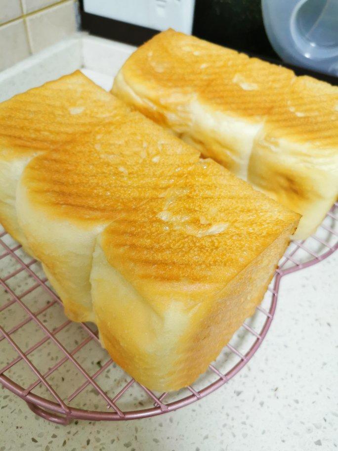 软到拿不起来的生吐司