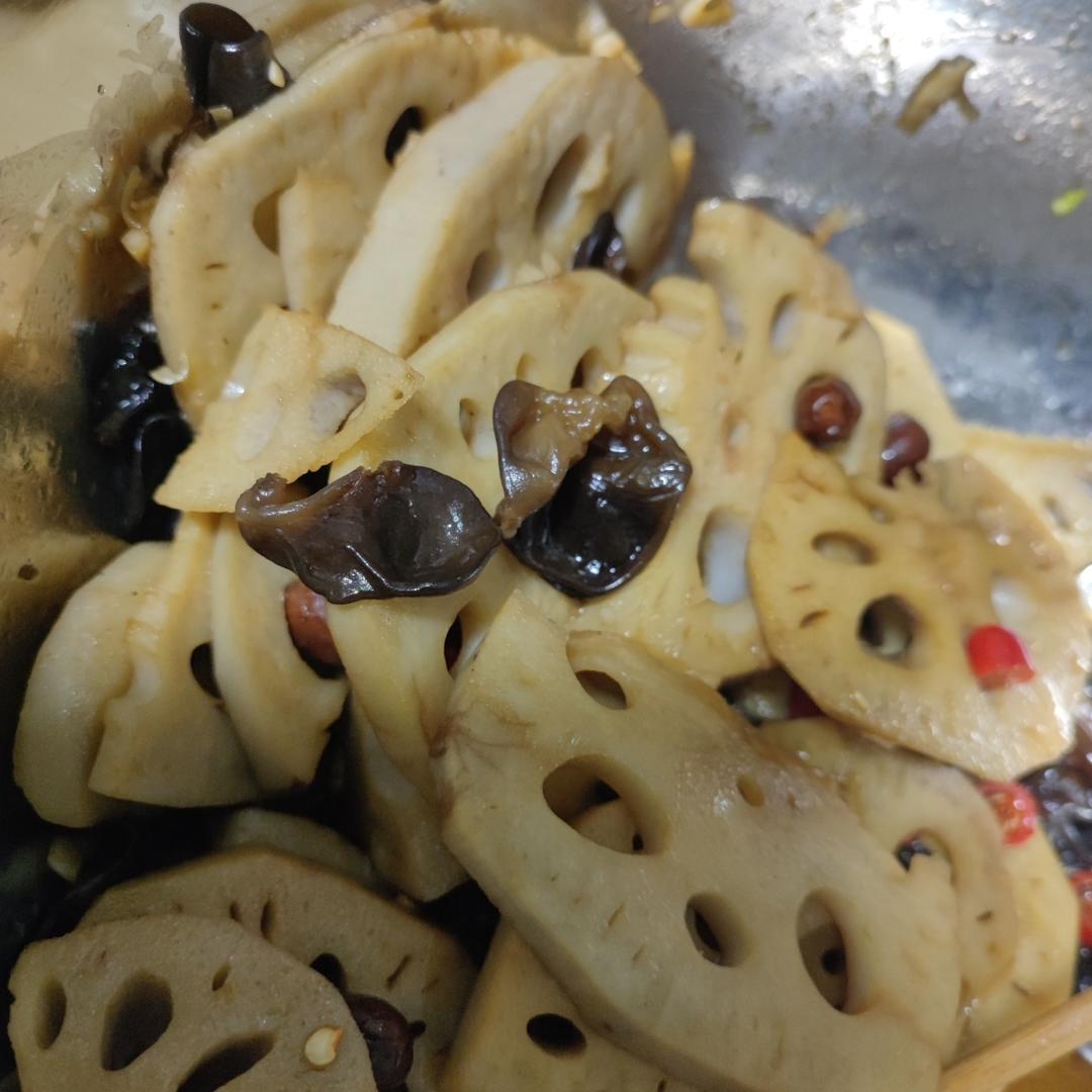 健脾开胃的凉拌木耳藕片