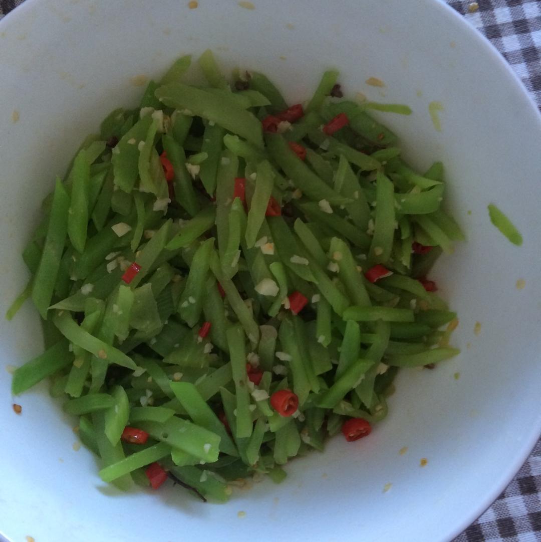 凉拌莴笋