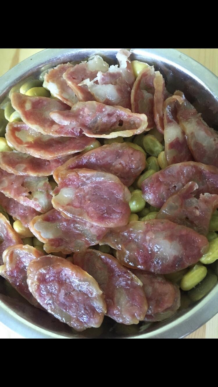 香肠蒸毛豆米（超级美味又简单）