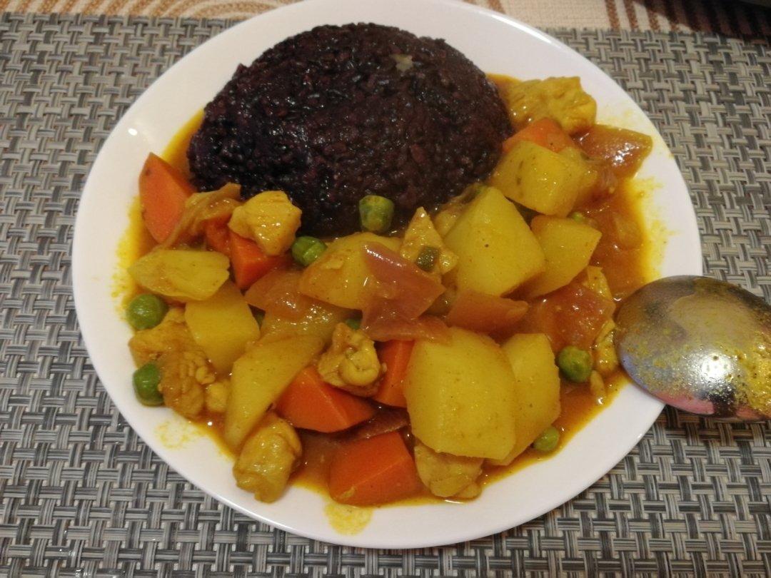 咖喱鸡肉饭