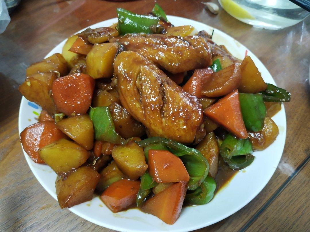 秘诀是可乐的红烧土豆鸡翅