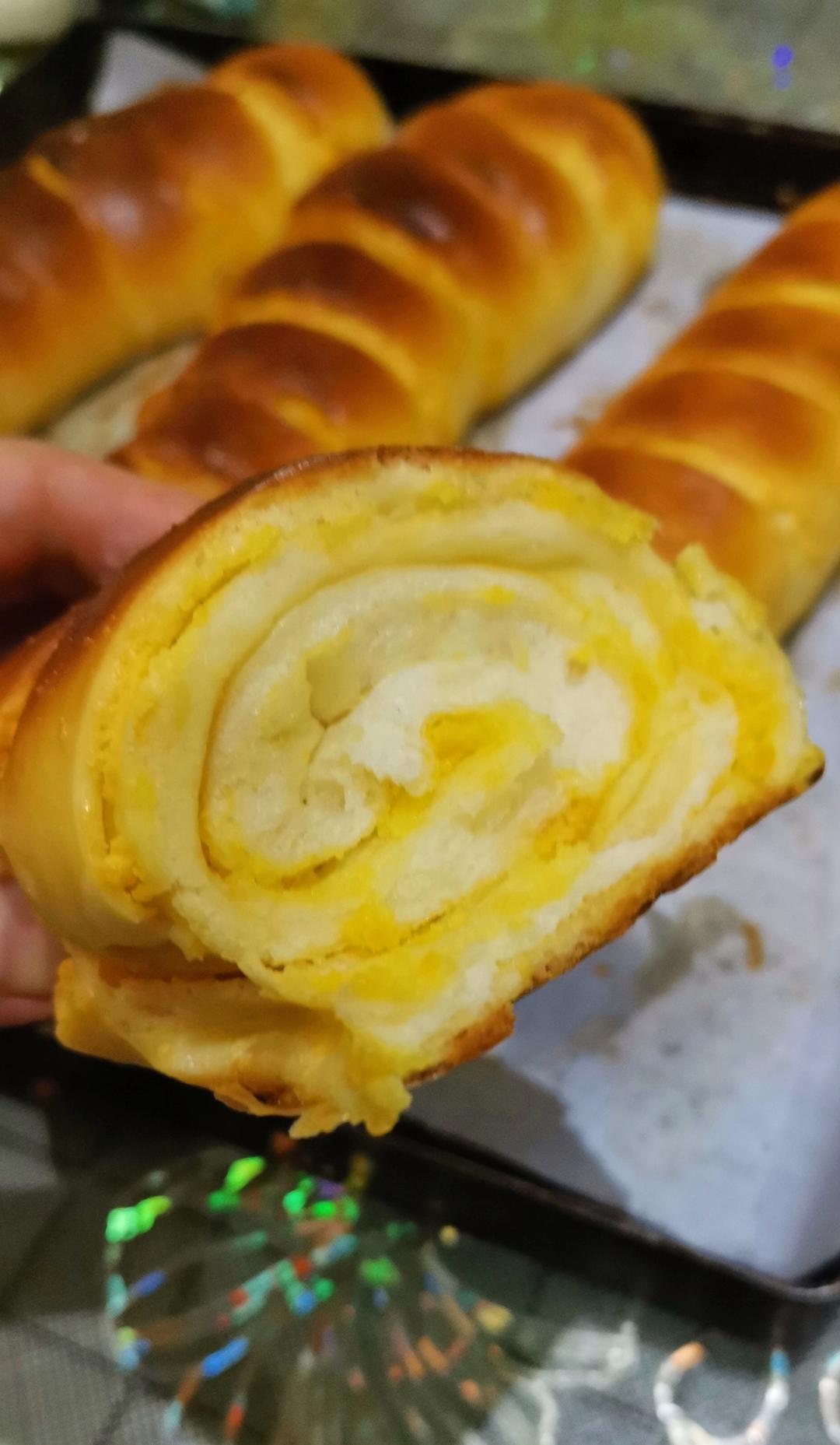 咸蛋黄奶酥面包（免模具）