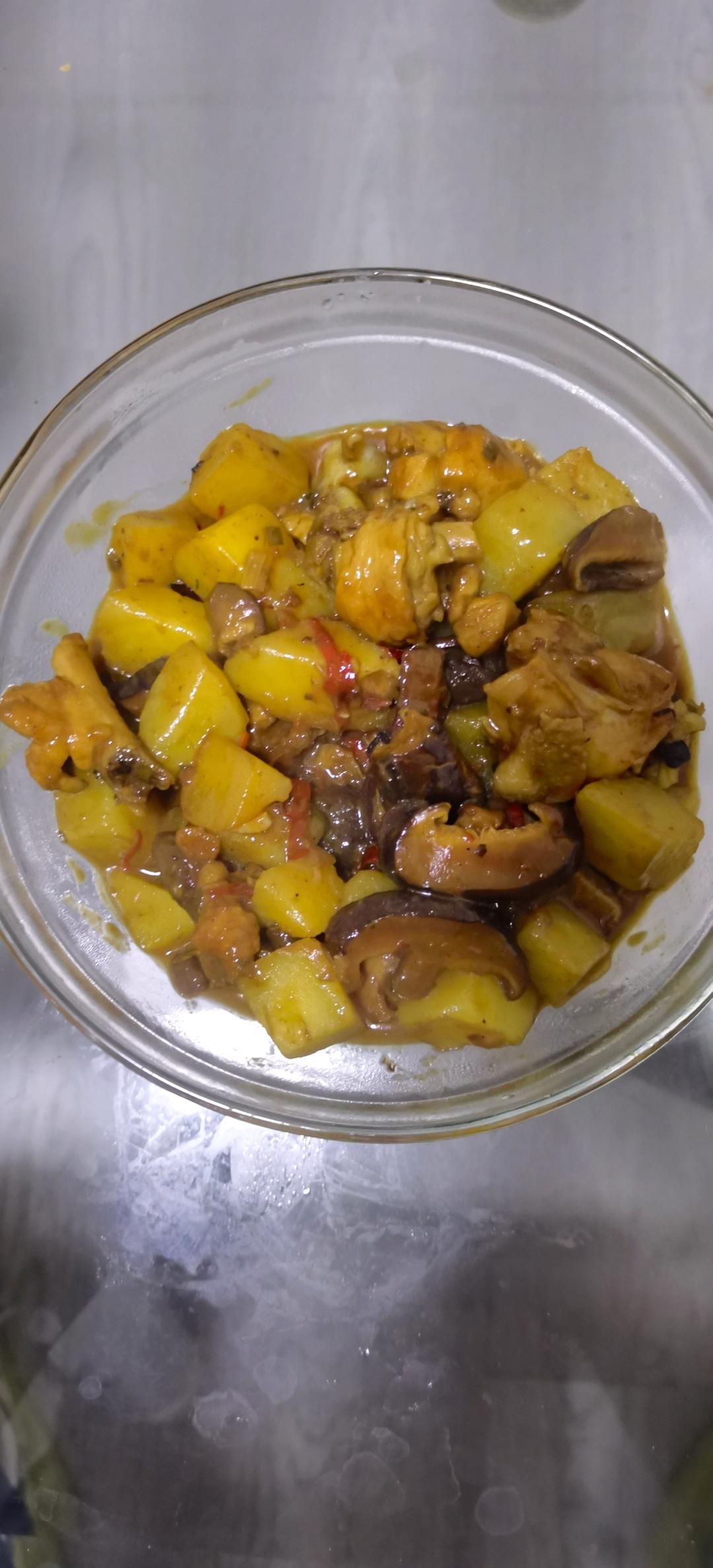 超级下饭土豆香菇炖鸡腿